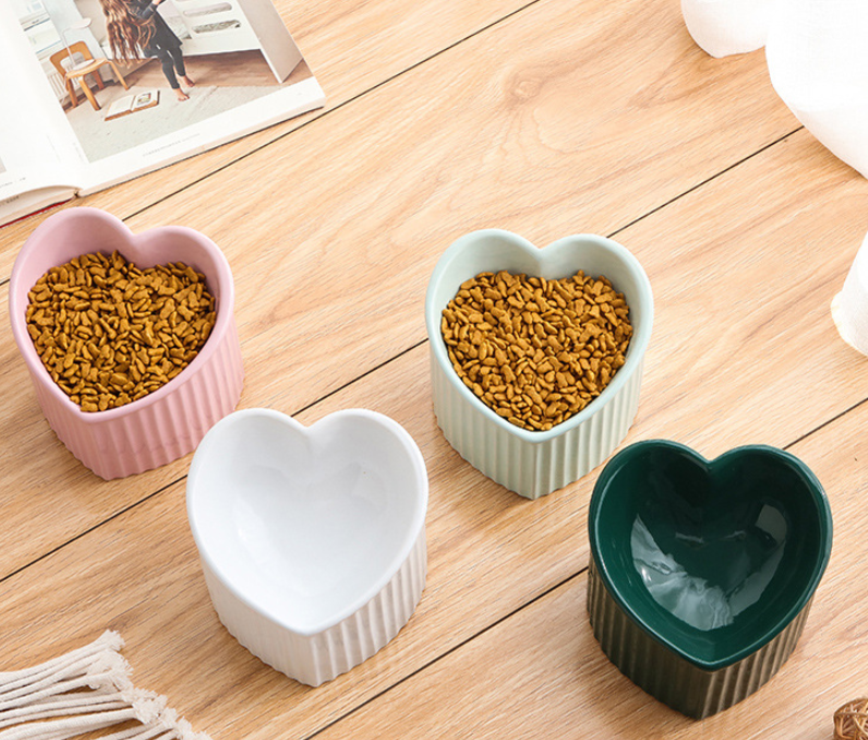 Elevated Ceramic Heart Shaped Raised Pet Bowl with Slanted Design for Cats